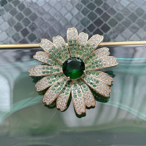 Daisy Flower Brooch